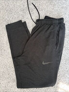 Nike Men’s Charcoal Gray Athletic Jogger Bottoms
